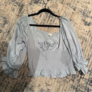 Silky light blue ruched top!